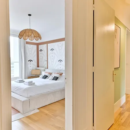 Apartment Proche 17eme Arrondissement -
