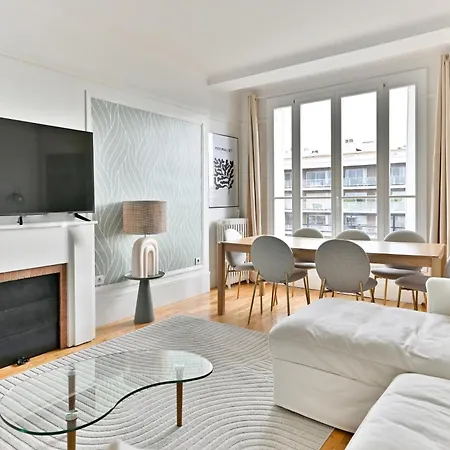 Proche 17eme Arrondissement - *
