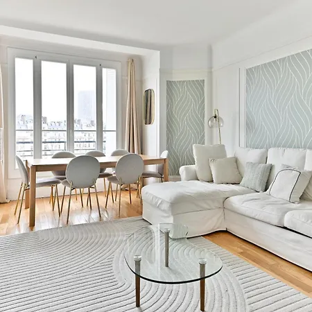 Proche 17eme Arrondissement - *